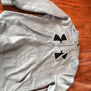 Unisex underarmour sweatshirt ! Never warn! size M